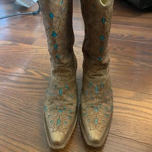 Corral boots